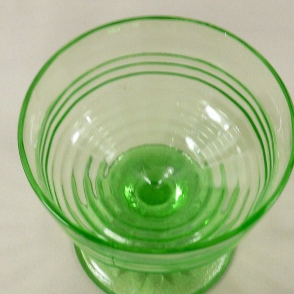 Vintage, Green Uranium Vaseline ( tested for glow as pictured) Depression Glass - Picture 3 of 7